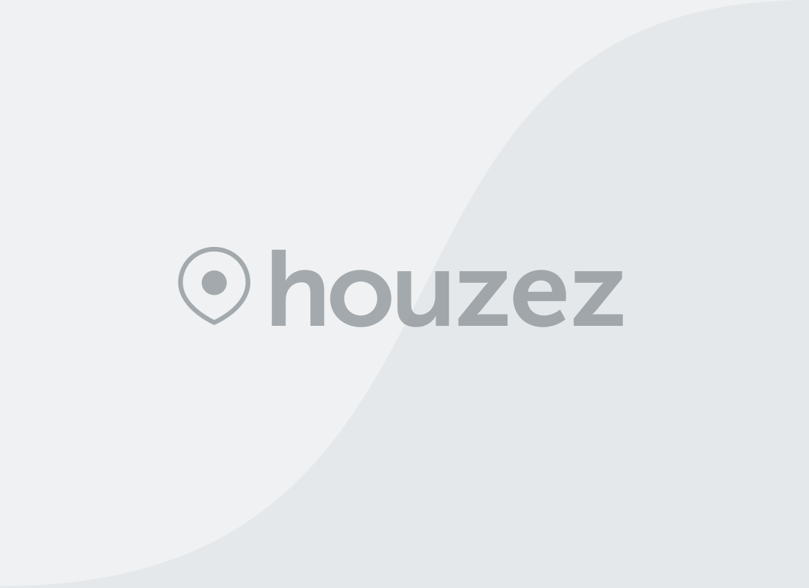 Spazio Commerciale Luminoso e Versatile – Ideale per Caffè, Bar o Negozio