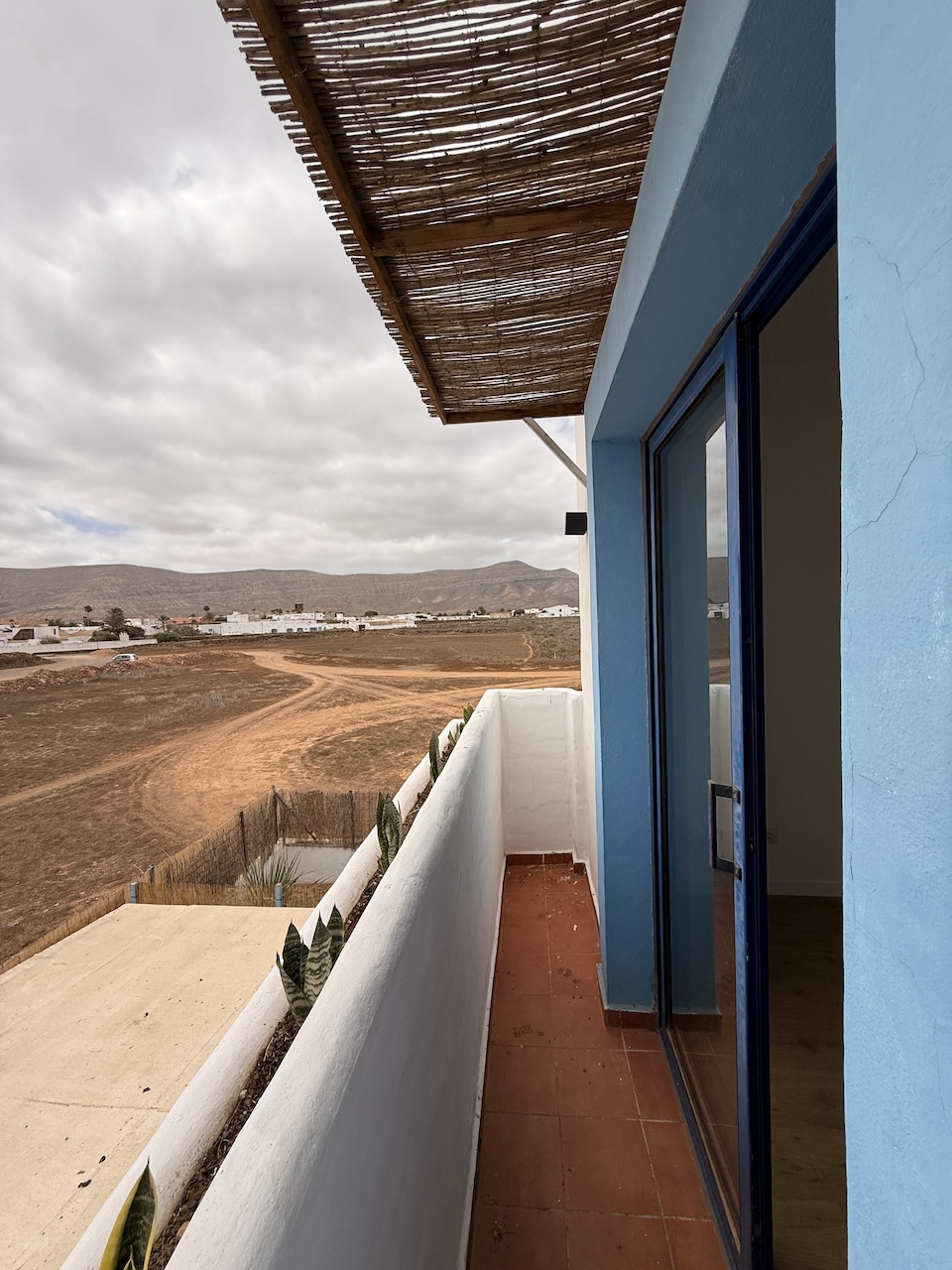 Corner Townhouse with Garden, Sun Terrace and Views in La Oliva
