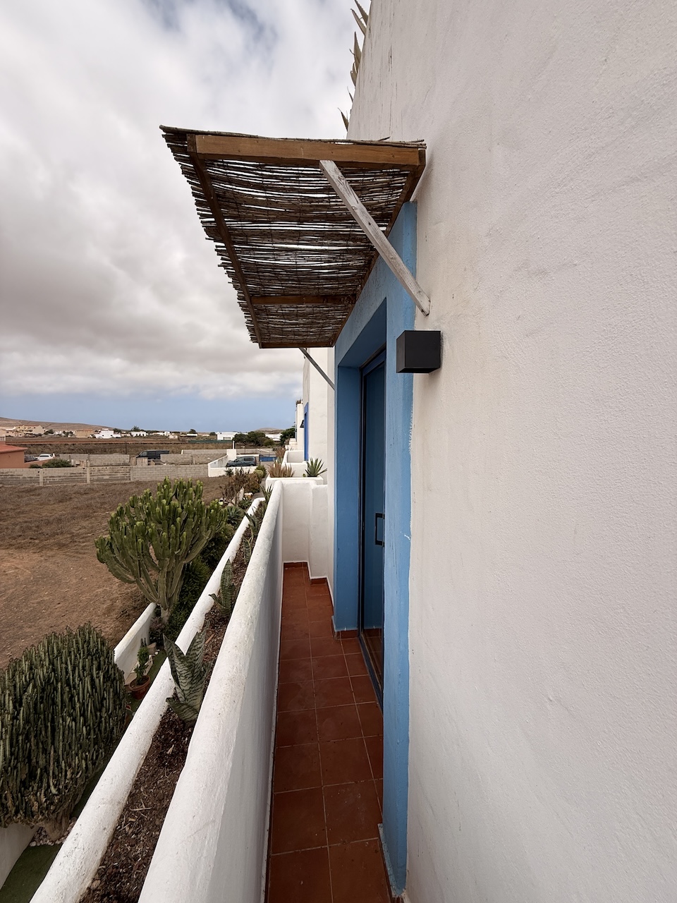 Corner Townhouse with Garden, Sun Terrace and Views in La Oliva