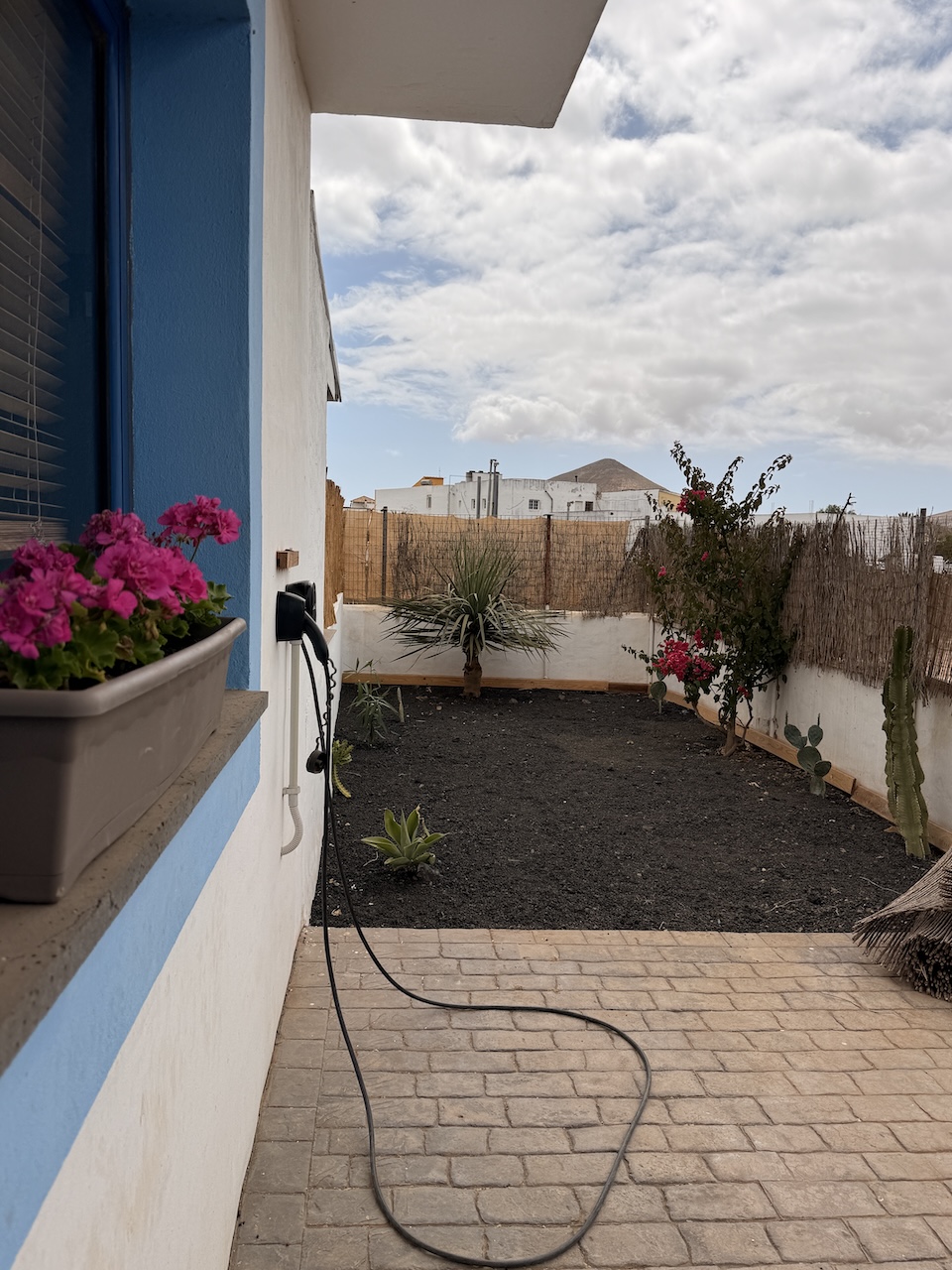 Corner Townhouse with Garden, Sun Terrace and Views in La Oliva