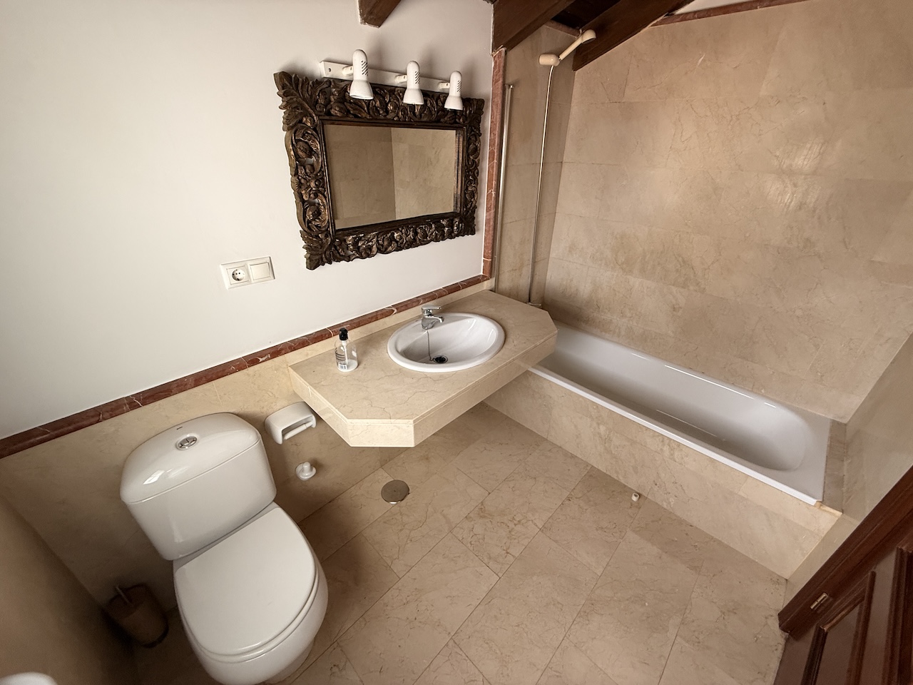 Detached villa with private pool in La Oliva