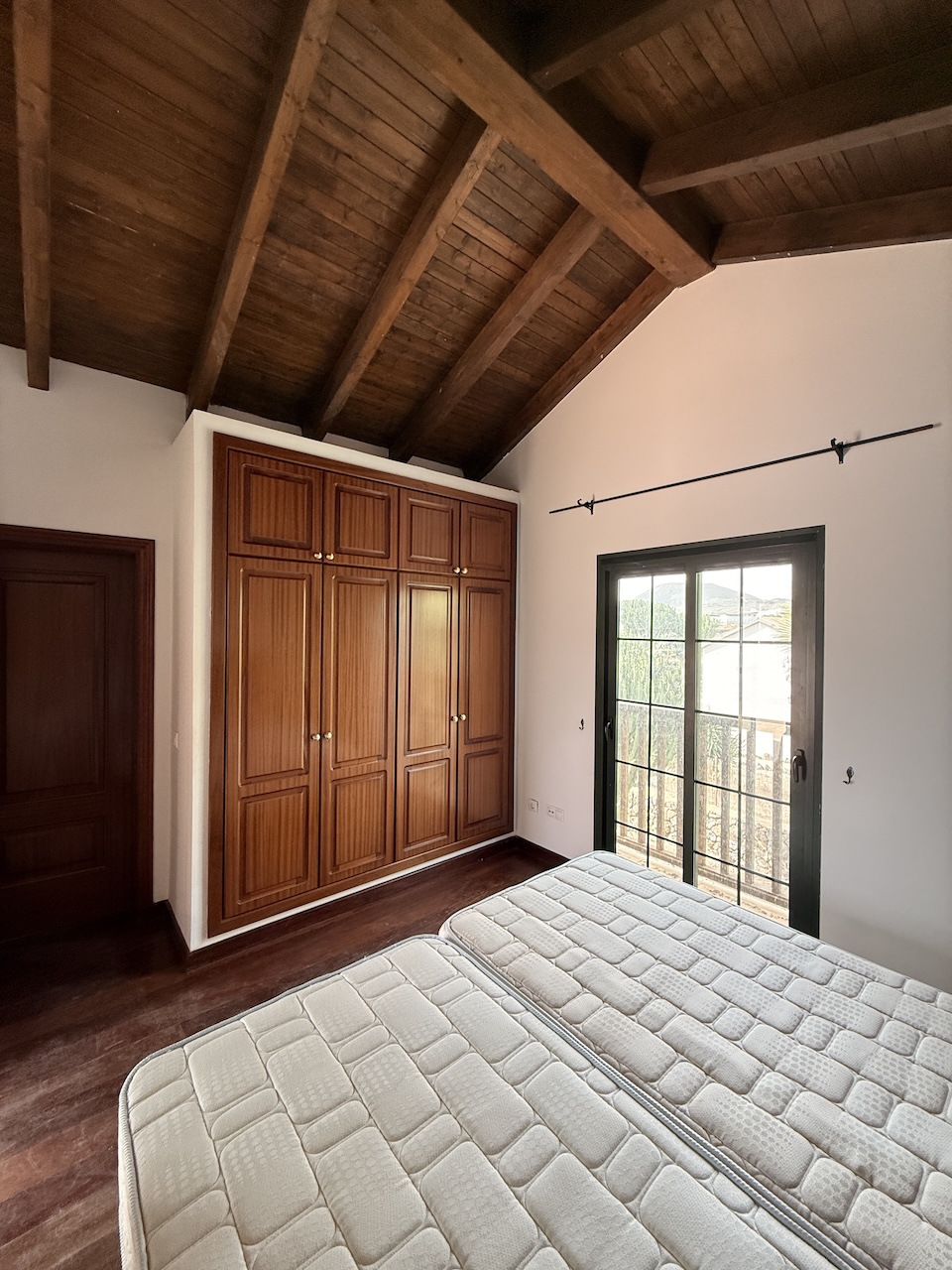 Detached villa with private pool in La Oliva