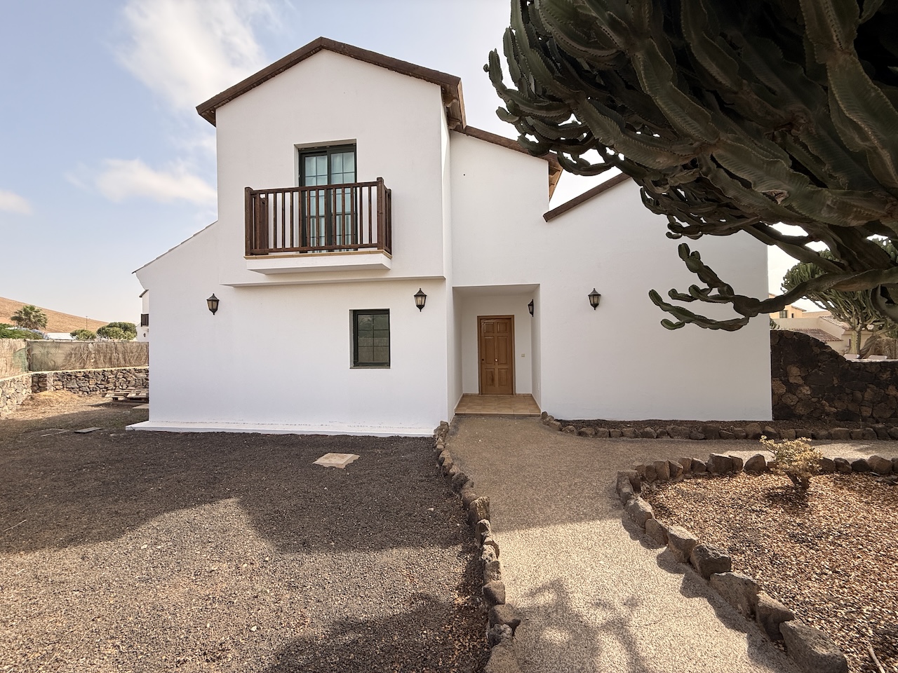 Detached villa with private pool in La Oliva