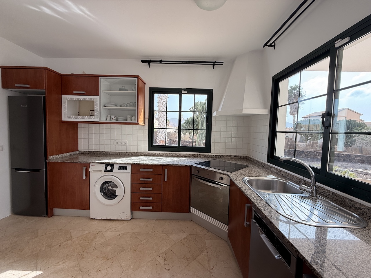 Detached villa with private pool in La Oliva