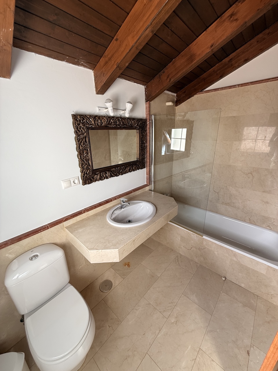 Detached villa with private pool in La Oliva
