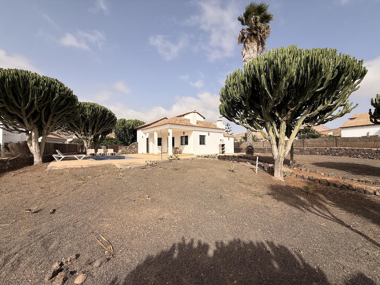 Detached villa with private pool in La Oliva